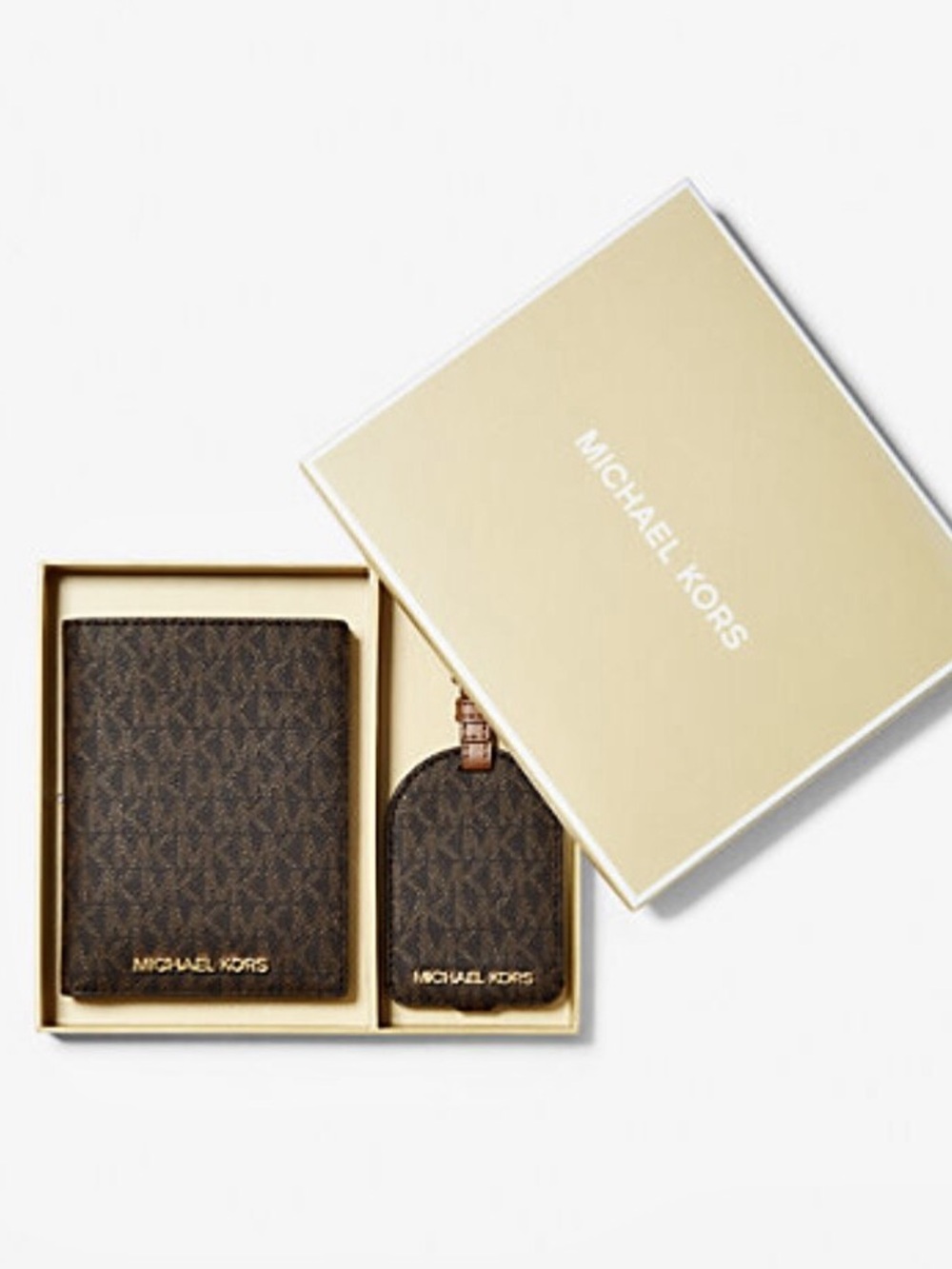 Michael Kors Logo Passport Case and Luggage Tag Gift Set NEW IN BOX NWT